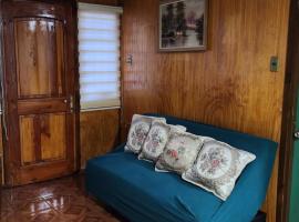 Cabaña La Petita, Hotel in Cherquenco