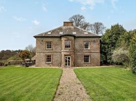8 Bed in Dorchester oc-93723, Hotel in Cerne Abbas