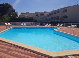 Studio proche plage vertbois avec jardin - piscine - tennis, hotel i Dolus-d'Oléron