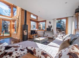 A dream chalet with Mont Blanc view in Chamonix, hotel in Chamonix