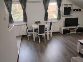 Elena Airport Apartments, hotel Surčinban