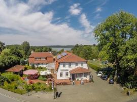 Gasthaus Zur Schleuse Canow, viešbutis mieste Wustrow