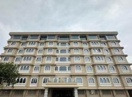 Viesnīca Sarju Palace pilsētā Valsad