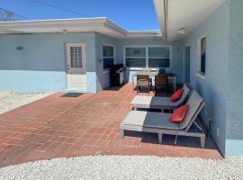 Fun in the Sun Largo Home Less Than 1 Mi to Beach Access!, Hotel in Largo