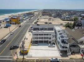 Luxury 2 floor Beach View Condo Bright & Breezy Rental by beach 4 bedroom Beach Badges and Parking