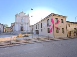Ostello Casa Peroni, hotel sa Castelnuovo Bocca dʼAdda