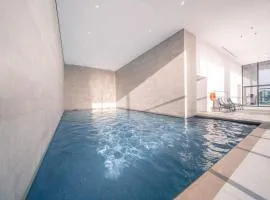 Casiola - Modern new apartment with pool access and parking