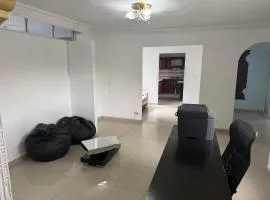 Apto-casa grande y espacioso, 6 habitaciones