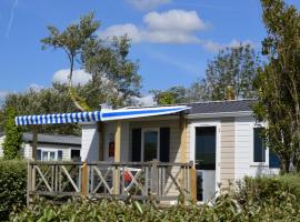 Camping Ker Vella - Mobil Home 3 pièces 4/5 personnes terrasse semi-couverte MAE-4134, hotel a Plomodiern