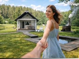 White homestead, hotel a Semeliškės