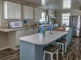 Blue Dolphin Inn and Cottages