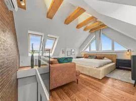 Three Stories Apartment in Old City center with Castle view and Terrace