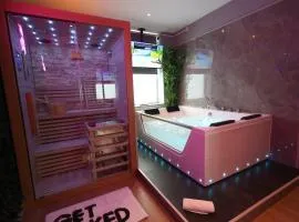 Luxury Flat,Sauna, Jacuzzi, Free Parking