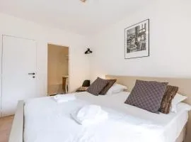 Casiola - Bright & Stylish Apartment with Balcony