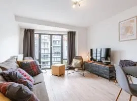 Casiola - Bright & Stylish Apartment with Balcony
