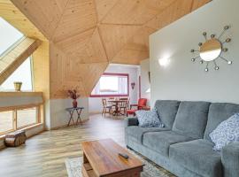 Unique Dome Home in Menomonie: 2 Mi to Main St!, Hotel in Menomonie