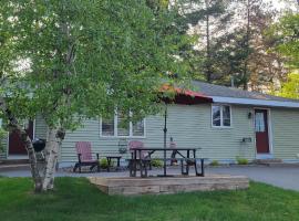 Nitschke's Resort Cabin #7 - Pet Friendly, hotel di Minocqua