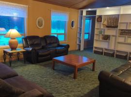 Relaxing Blue House in the country 8 min to Lake, Hotel in Sorrento