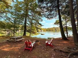 Blue Lake Cottage - Pet Friendly Rental, hotel di Minocqua