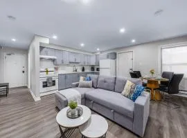 Brand New Suite in DT - Casa Hotels College