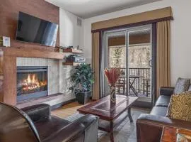 2BR Condo Stunning Mountain Views Hot and Tub