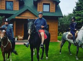 Leśna Imprezownia z plażą i basenem nad Zalewem Chańcza, sauna, bania SPA, hotel en Pągowiec