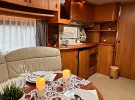Nordic Dream Camper, hotel u gradu Syfteland