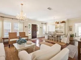 Authentic Ocean Springs Cottage Walk Downtown