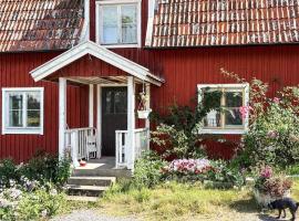 4 person holiday home in ADELSÖ, hotel i Adelsö