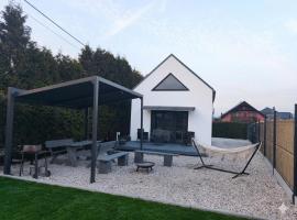 Ekologiczny domek "Ciszyca" z widokiem na Śnieżkę, hotel i Kostrzyca