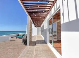 Luxury & Spacious Beachfront Home Casa Espiritu