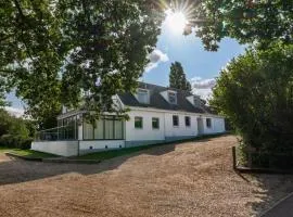 5 Bed in Seaview oc-m33328