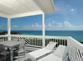 Lux Condo w/Views, Beach, Htd Pool, Pickleball, Gym,Walk to Restaurant