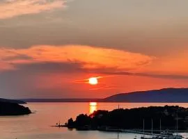 Cres Sea & Sunset View