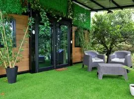 Cabin Downtown La Fortuna with Volcano View