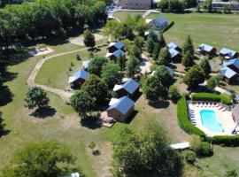 Chalets de la Colagne, hotel i Chirac