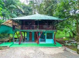 Sloth House Rio Celeste
