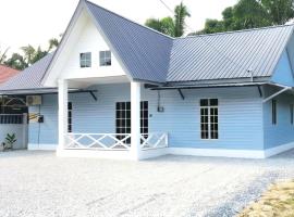 Amyza Homestay 3Bilik, Hotel in Semerah