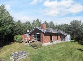 Cozy Retreat near Marielyst
