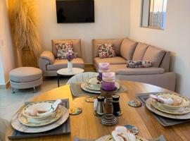 BeachEscape Cartagena Apartment in Serena del Mar Near Beach, hotel a Cartagena de Indias