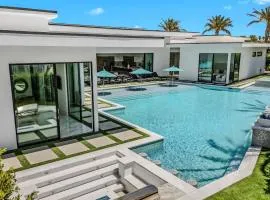 Sleeps 54 3 Luxury Villas w Pool Spa Pickleball Bravo by AvantStay