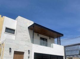 Casa Andra - Central House in Torreon, hotel en Torreón