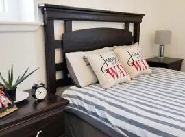 La Vie en Rose Cozy Suite #4 in Downtown Quebec