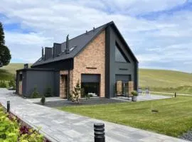 Large holiday home with a jacuzzi on the terrace