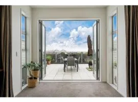 Lakeview Luxury - Taupo Holiday Apartment