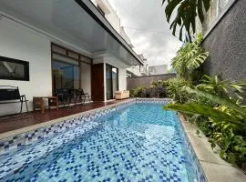 Patria Villa Maguwo with Private Pool