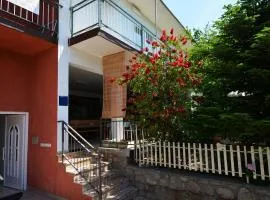 Apartments and rooms with parking space Starigrad, Paklenica - 25345