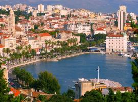 B&B Guest House "Be Happy"-parking,breakfast Center, all-inclusive stay in Split