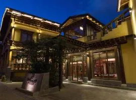 Shangri-La Moon Tibetan Boutique Hotel