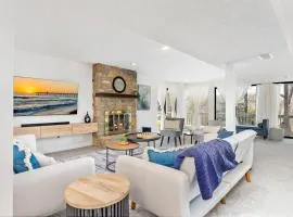 Stunning home woods 15 min to overlandpark